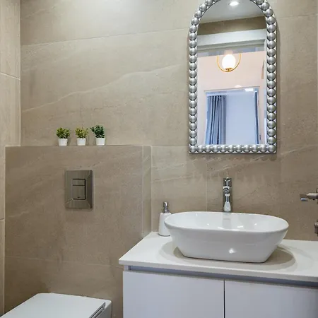 Jas Living - Chic Apts & Balconies In *