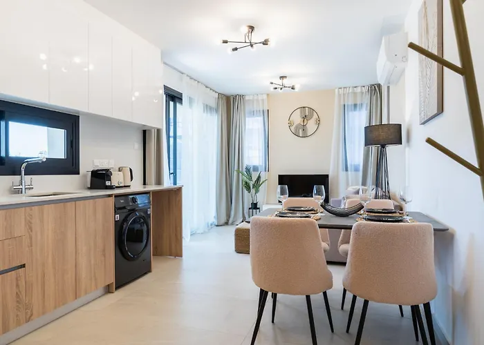 Jas Living - Chic Apts & Balconies In *