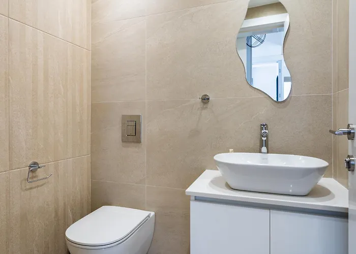 Jas Living - Chic Apts & Balconies In ラルナカ