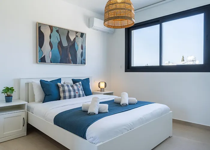 アパート Jas Living - Chic Apts & Balconies In ラルナカ