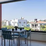 アパート Jas Living - Chic Apts & Balconies In ラルナカ