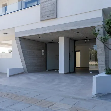 Jas Living - Chic Apts & Balconies In דירה