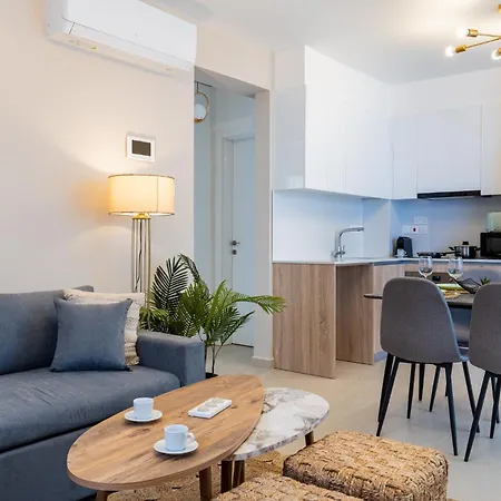Jas Living - Chic Apts & Balconies In شقة