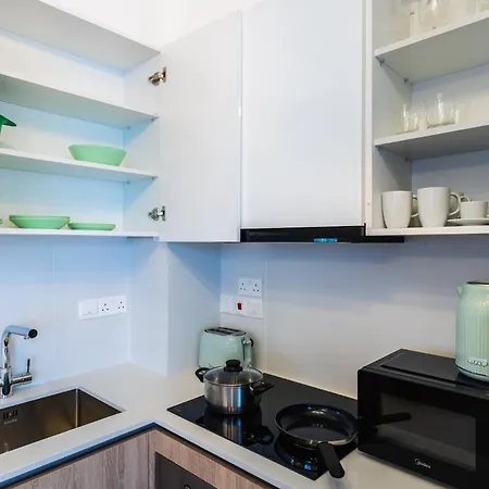 公寓 Jas Living - Chic Apts & Balconies In *