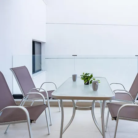 شقة Jas Living - Chic Apts & Balconies In *