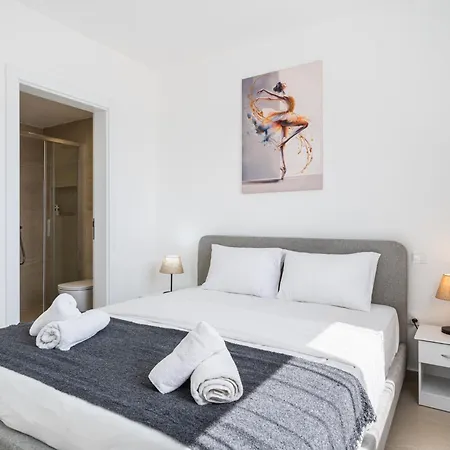 شقة Jas Living - Chic Apts & Balconies In