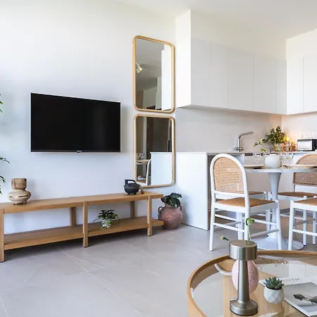 Jas Living - Chic Apts & Balconies In شقة *