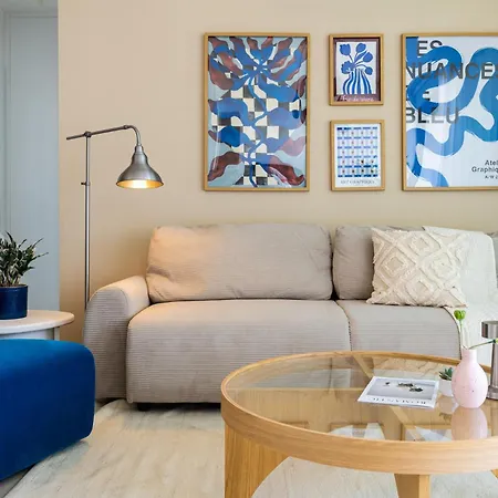 Jas Living - Chic Apts & Balconies In شقة لارنكا