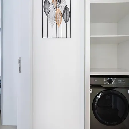 شقة Jas Living - Chic Apts & Balconies In
