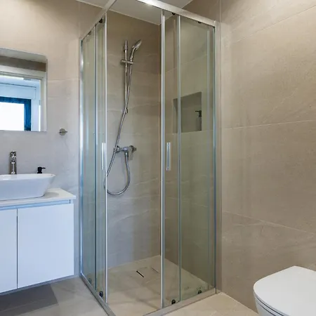 شقة Jas Living - Chic Apts & Balconies In