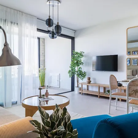 Jas Living - Chic Apts & Balconies In شقة