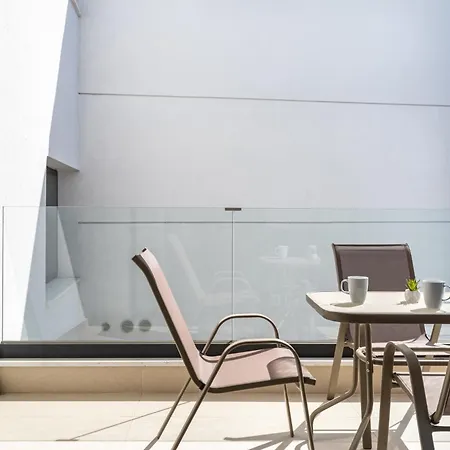 شقة Jas Living - Chic Apts & Balconies In *