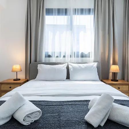 Jas Living - Chic Apts & Balconies In *