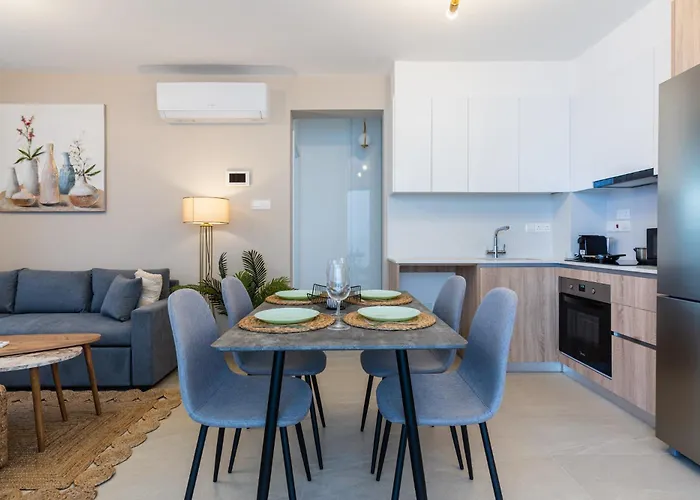 Jas Living - Chic Apts & Balconies In * Larnaca