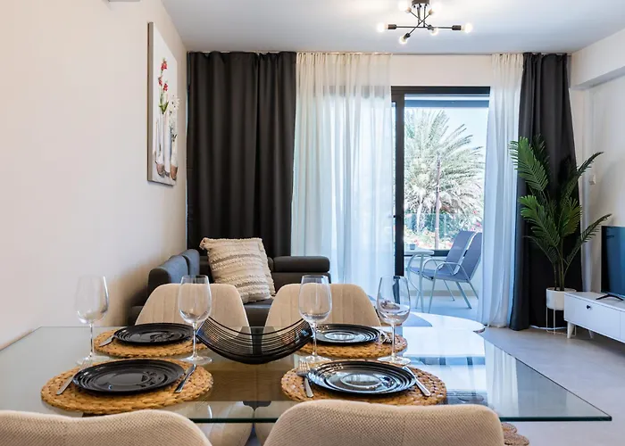 Jas Living - Chic Apts & Balconies In Apartmán *