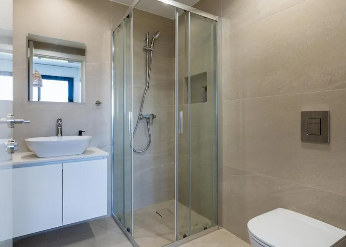 아파트 Jas Living - Chic Apts & Balconies In