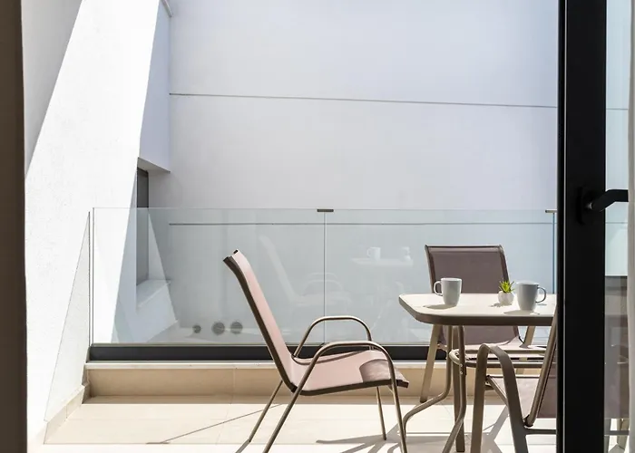 아파트 Jas Living - Chic Apts & Balconies In *